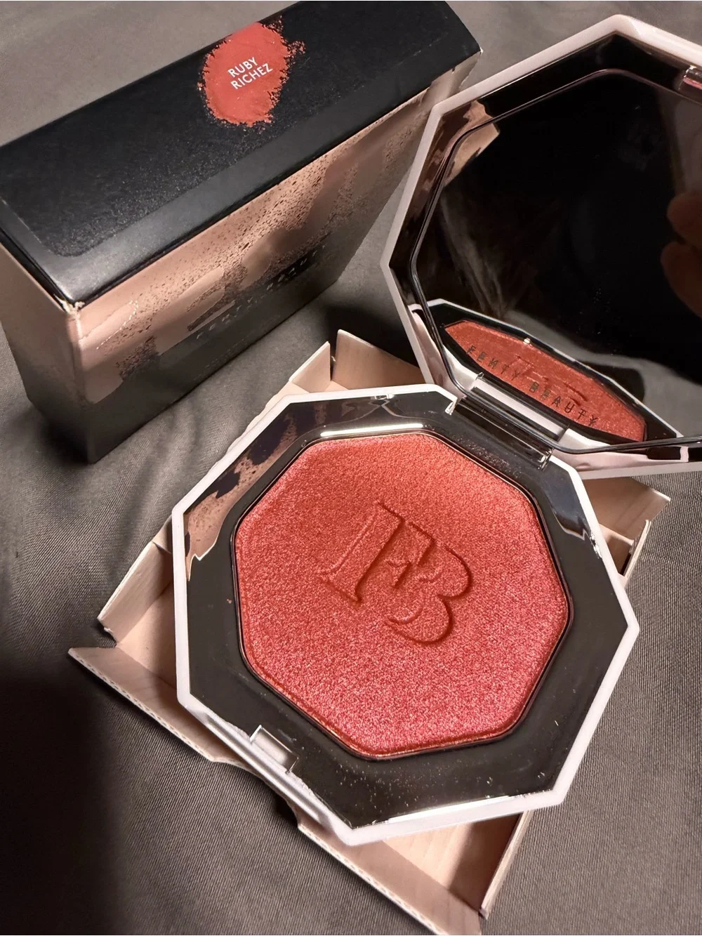 Fenty Beauty Eyeshadow Duo - Warm Copper Red